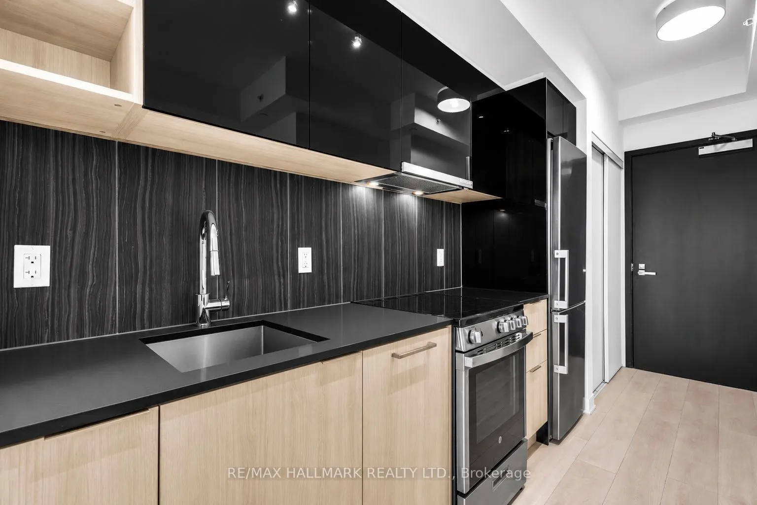 31 Tippett Road #905