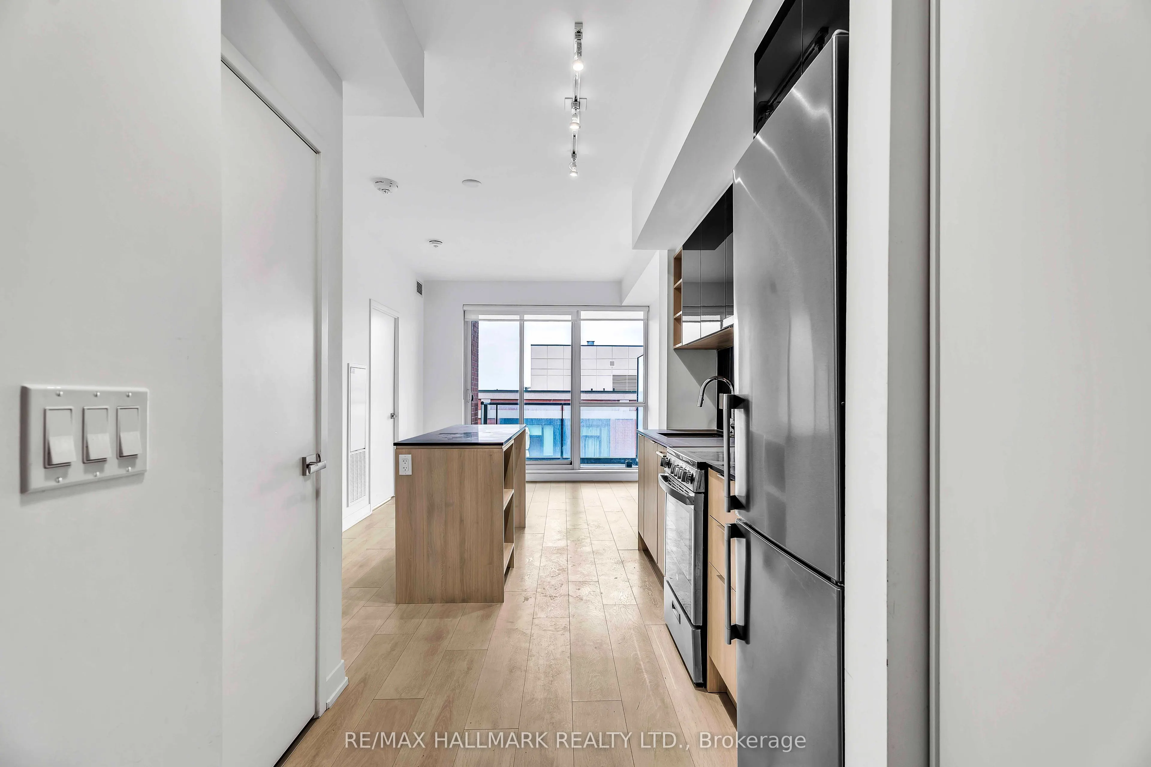 31 Tippett Road #905