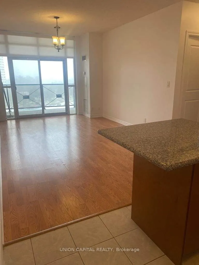 135 Wynford Drive #909