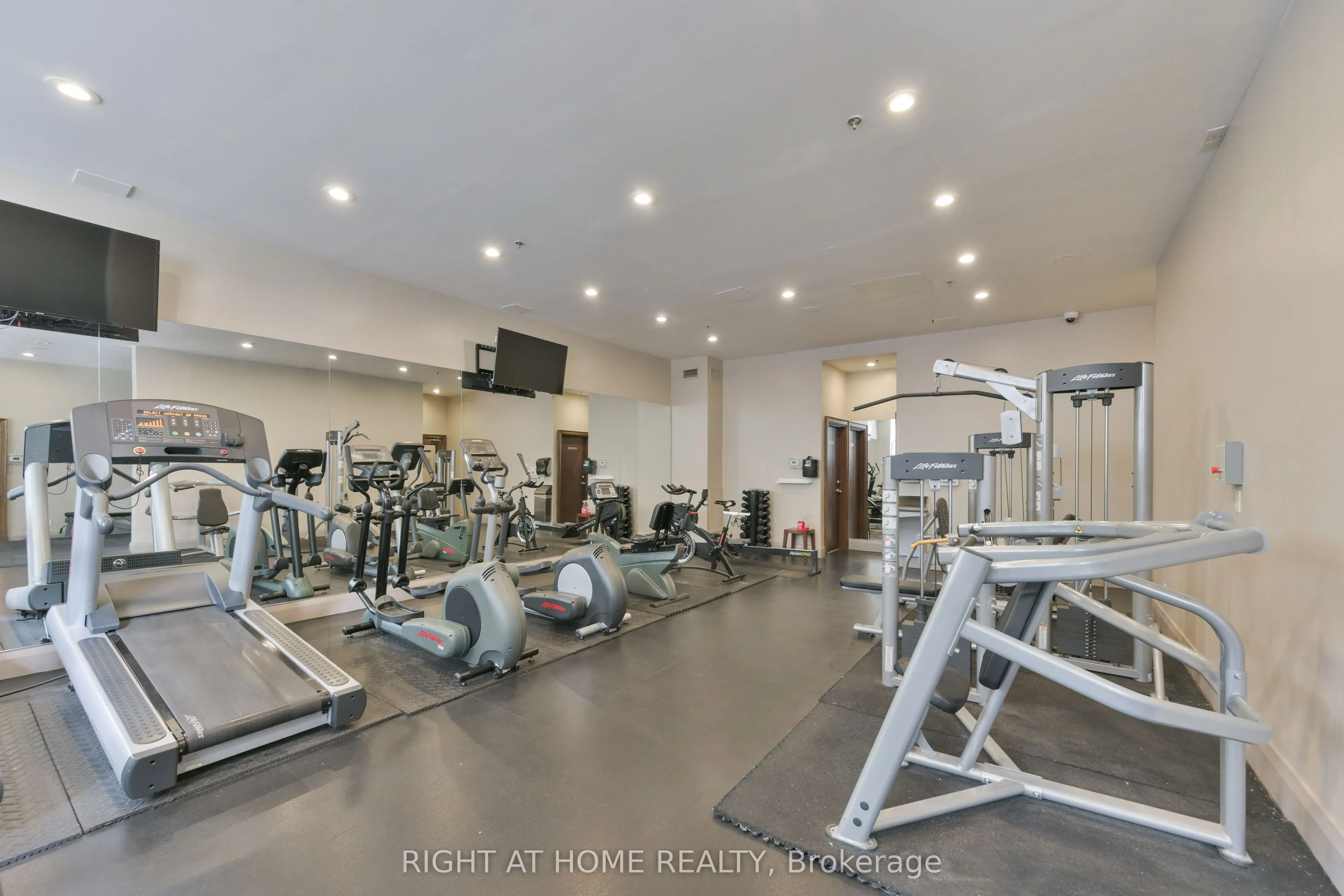 438 Richmond Street W #621