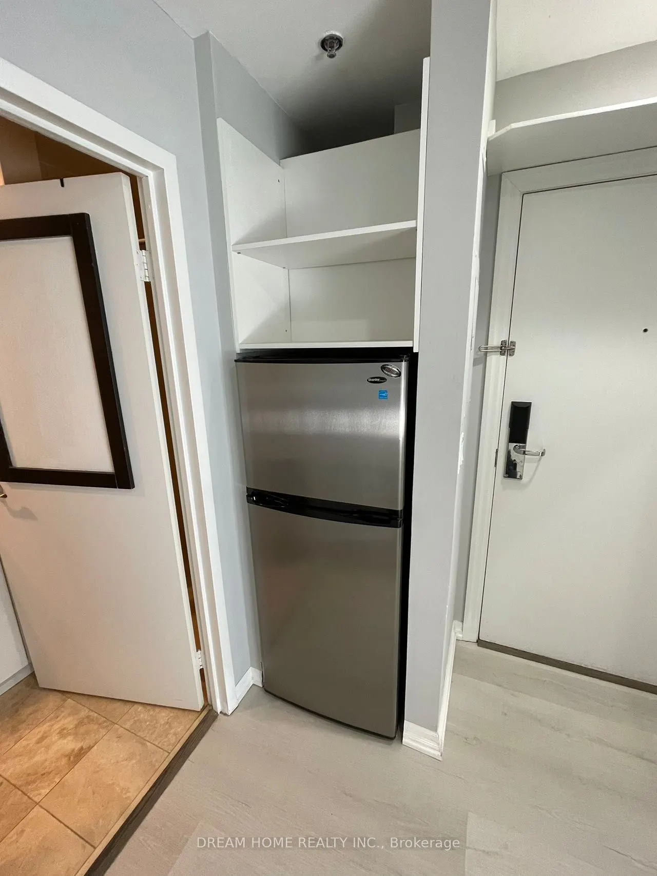 1 King Street W #1705