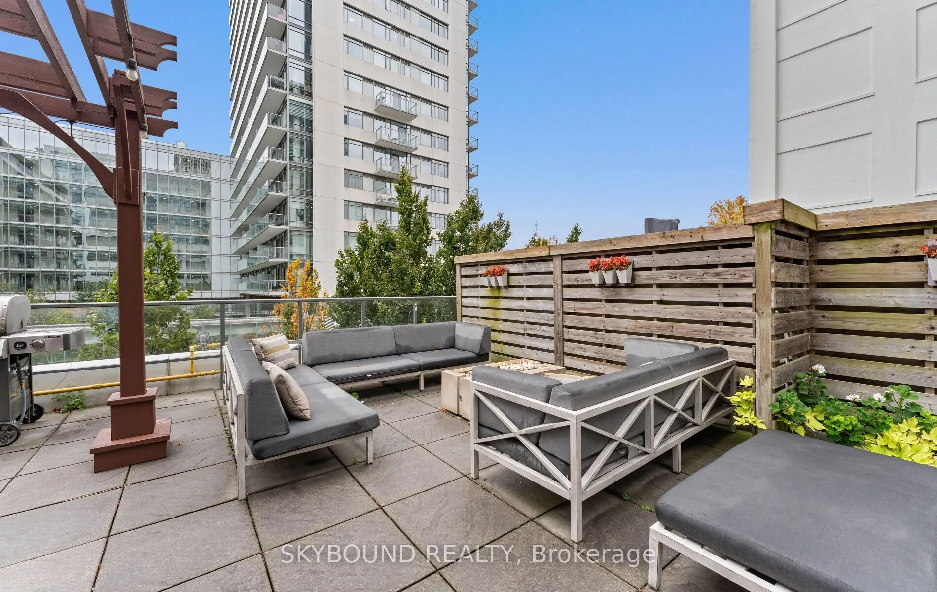 637 Lake Shore Boulevard W #524
