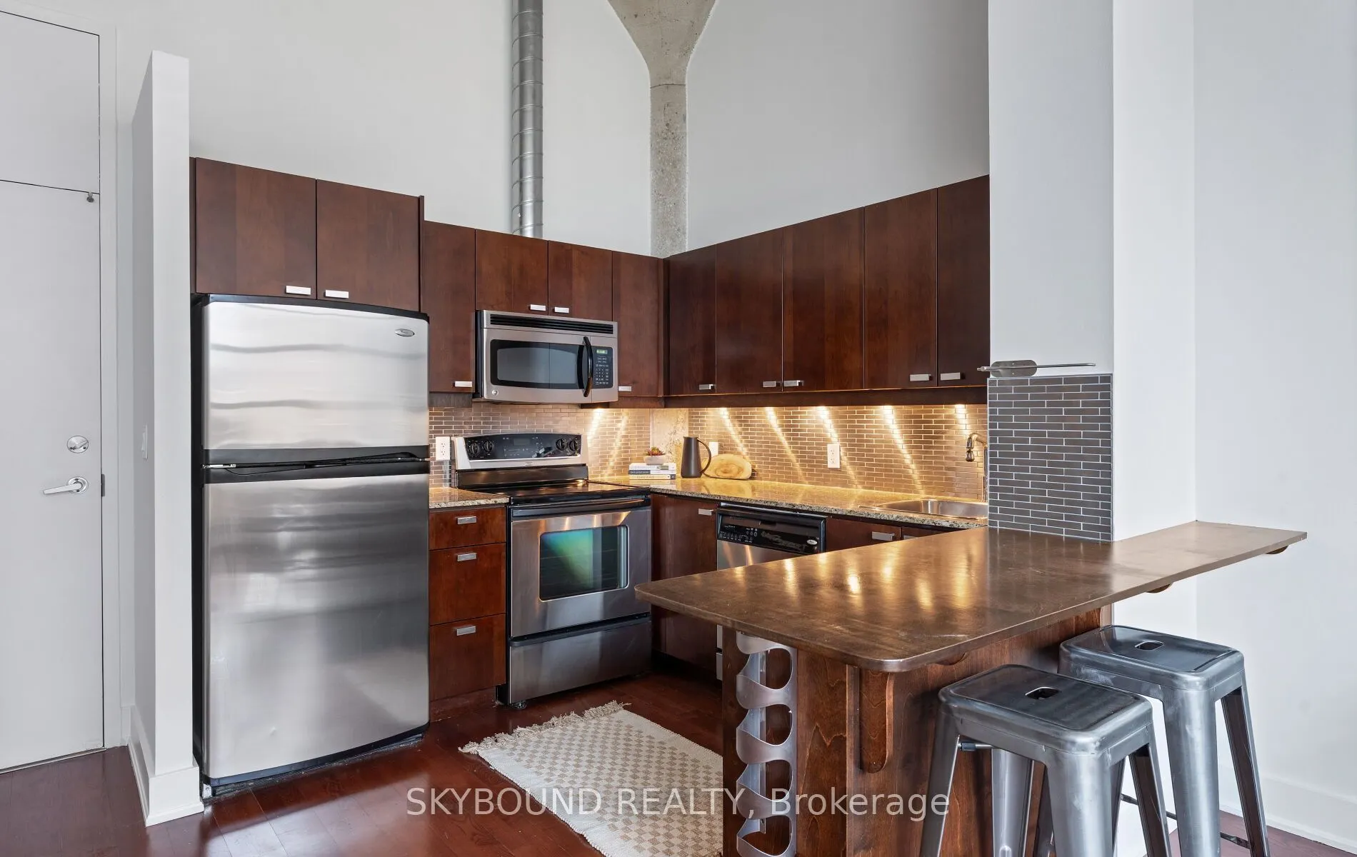 637 Lake Shore Boulevard W #524