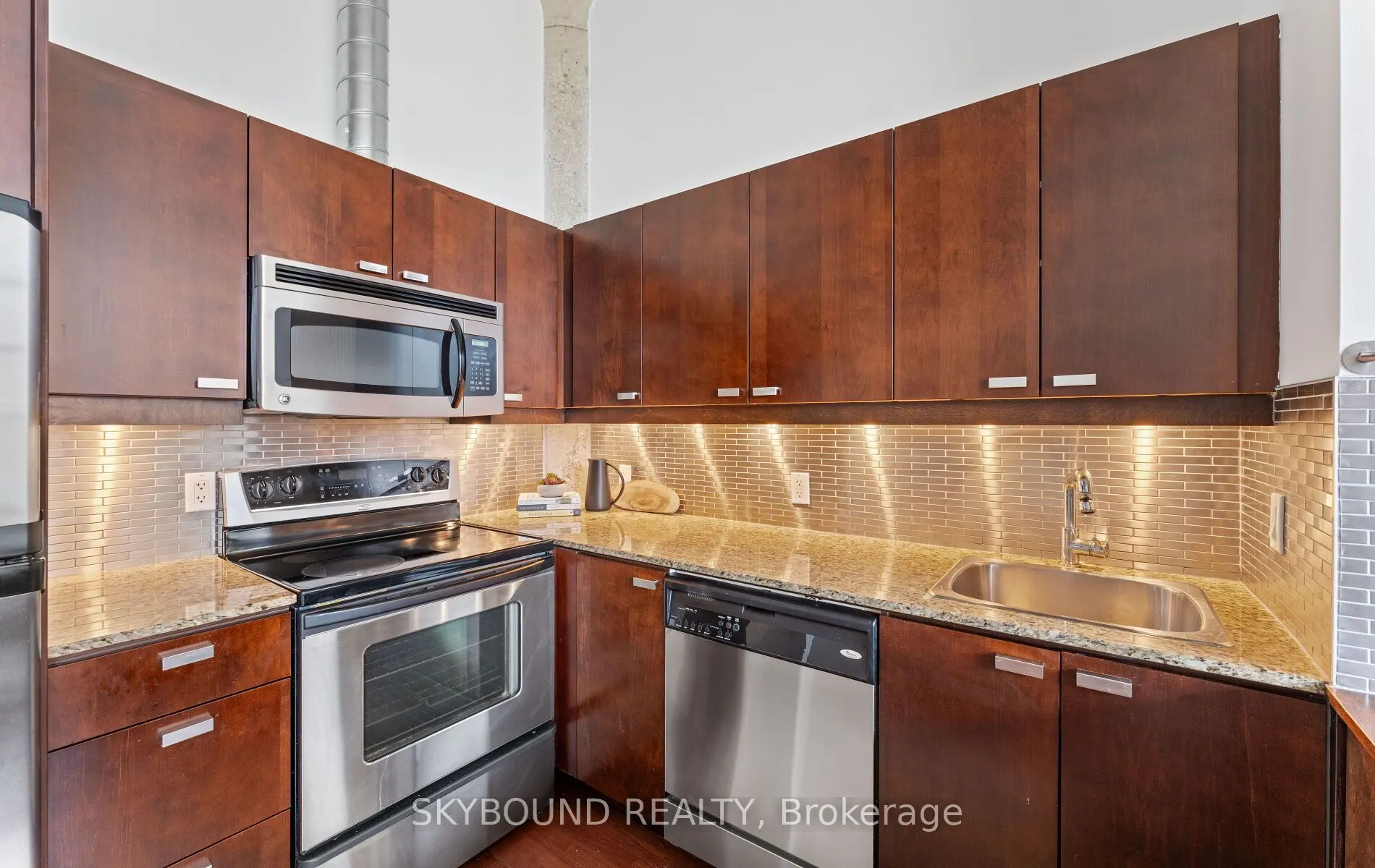 637 Lake Shore Boulevard W #524