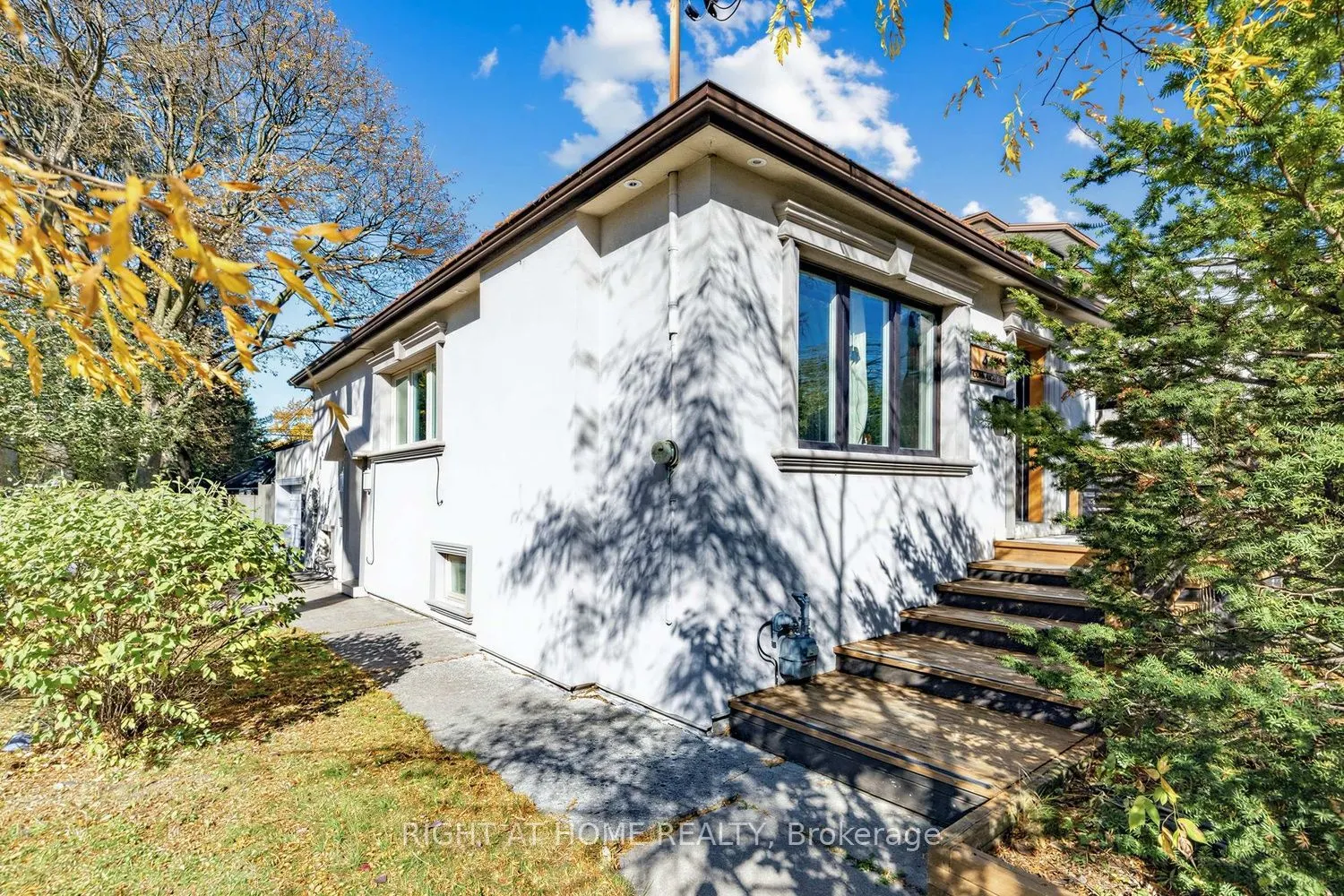 44 Connaught Avenue