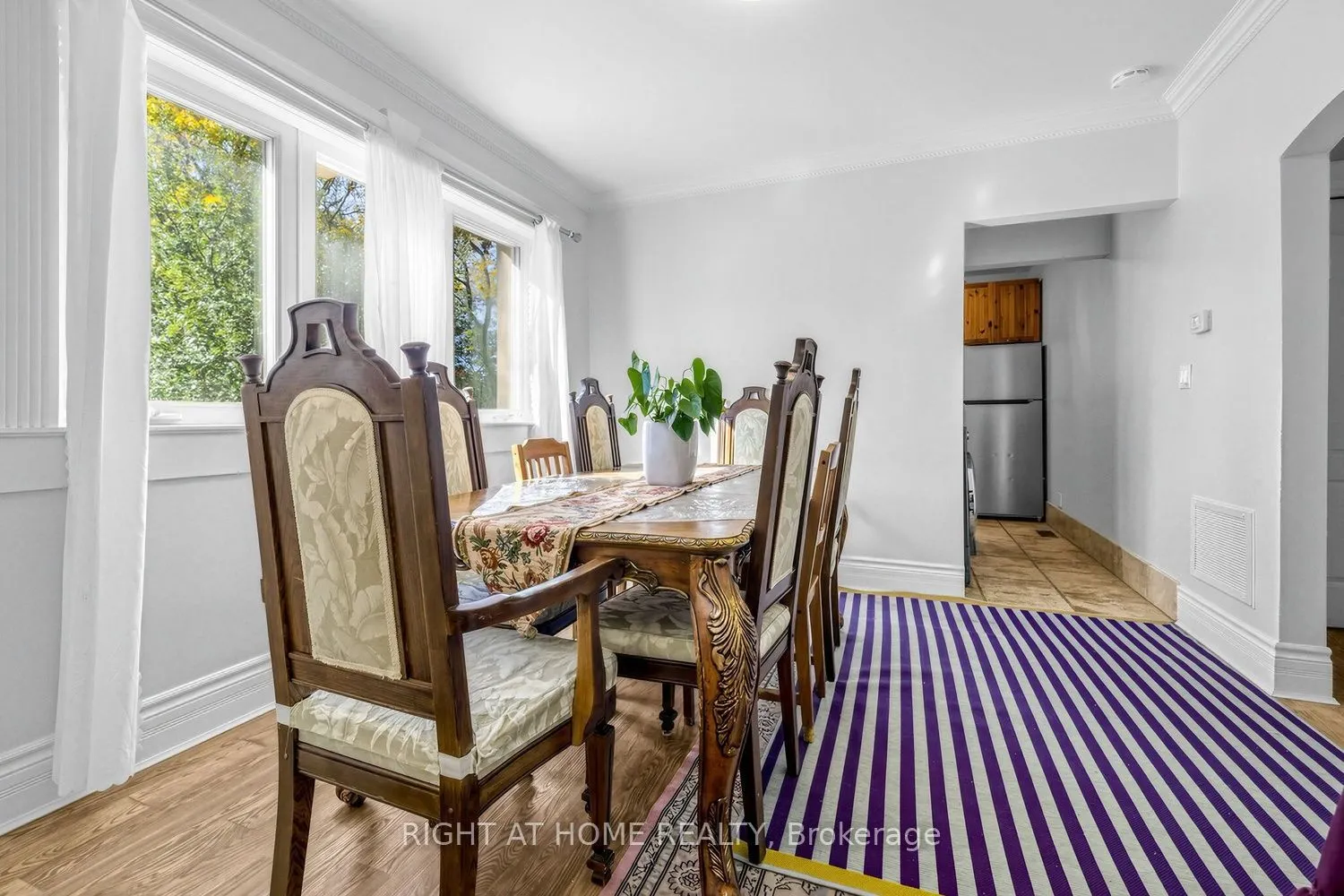 44 Connaught Avenue