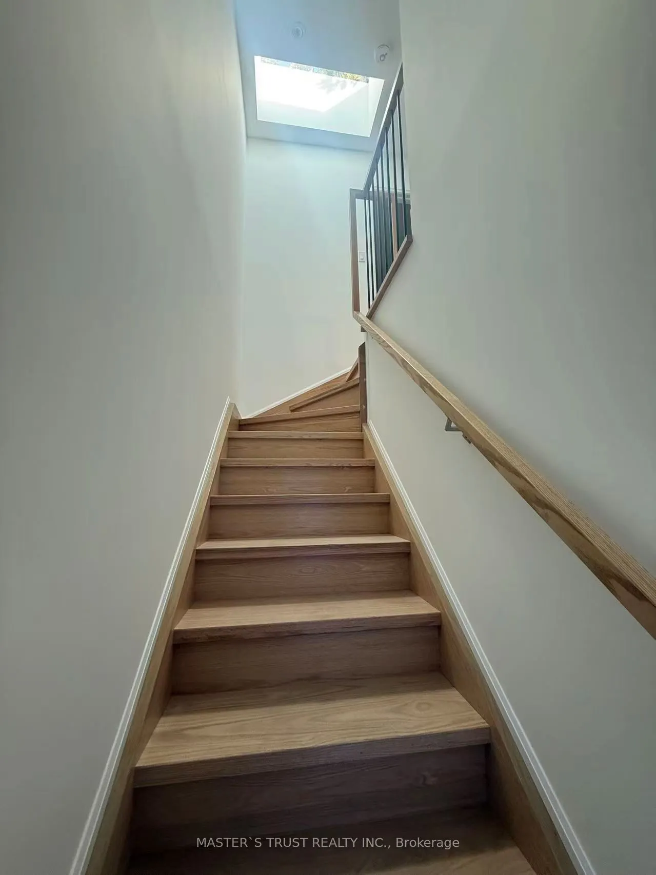 370 Lippincott Street #Unit4