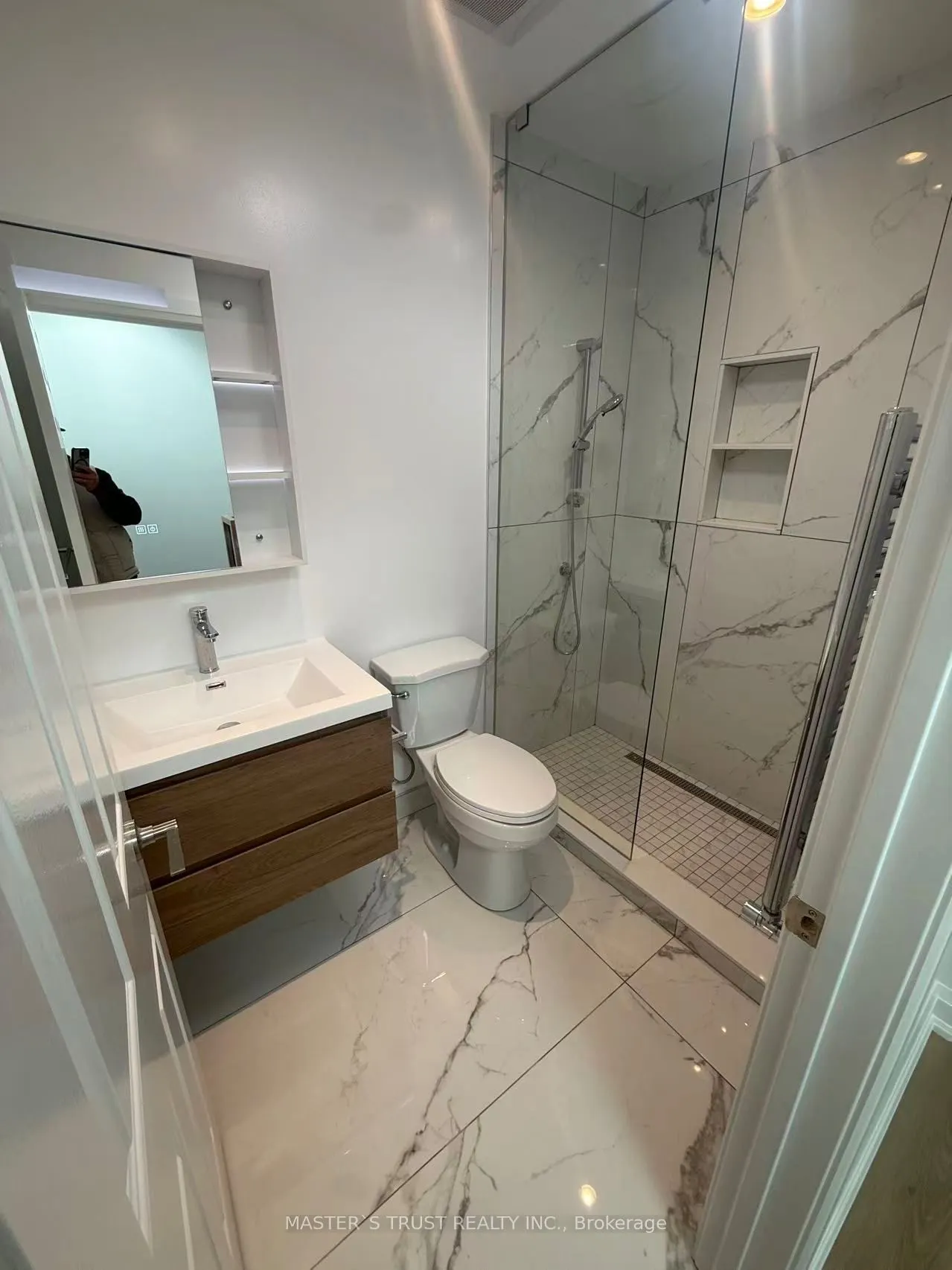 370 Lippincott Street #Unit4