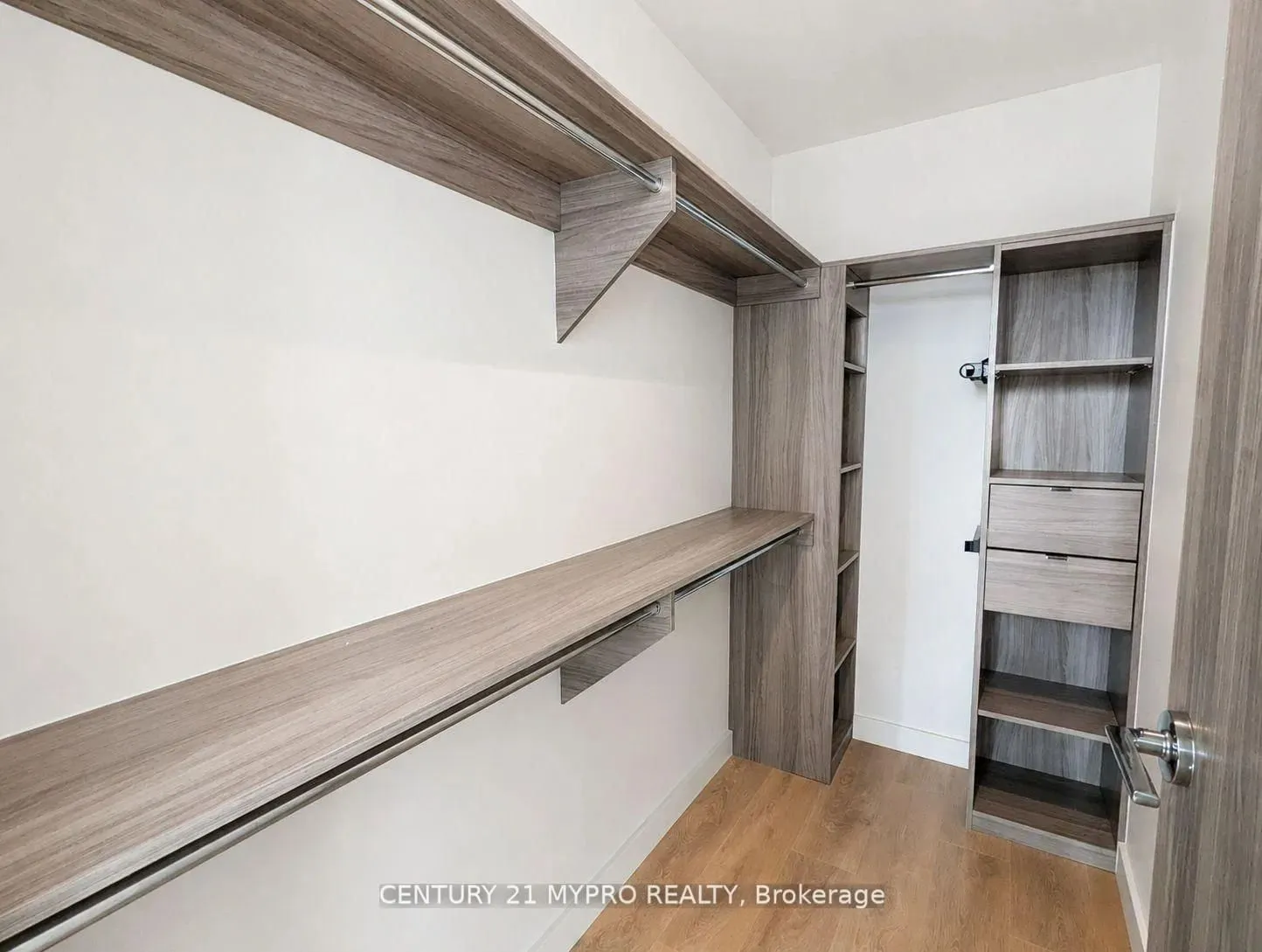 95 Mcmahon Drive #506
