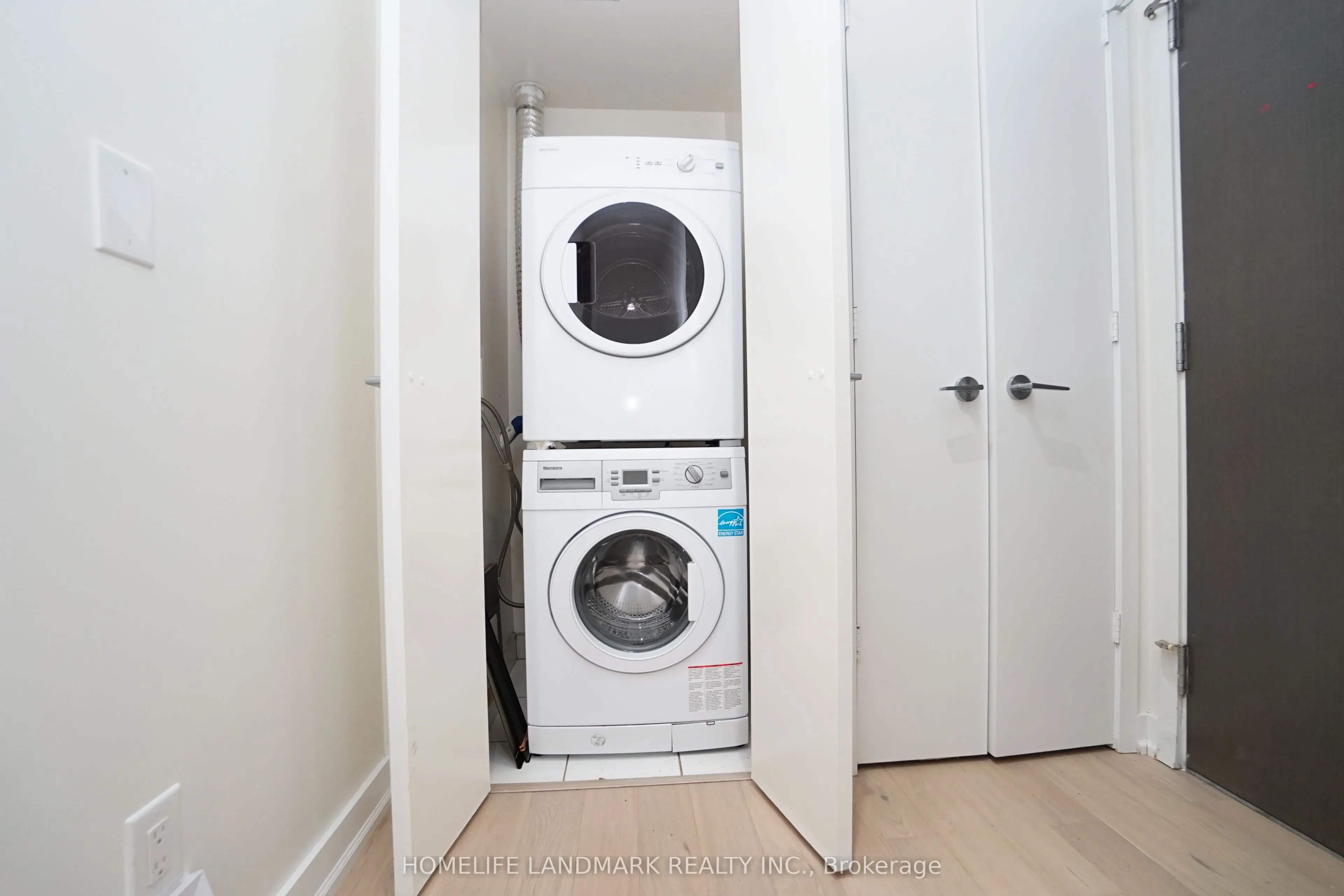 101 Charles Street E #3510