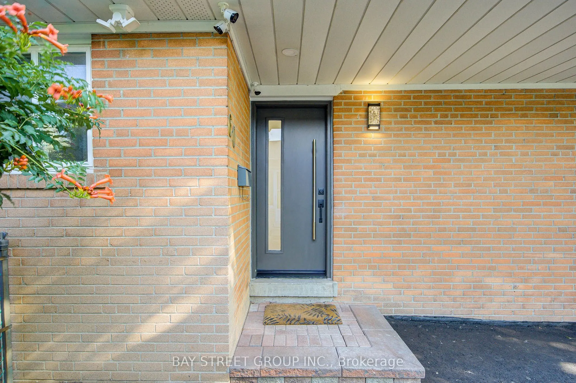 60 Warner Avenue