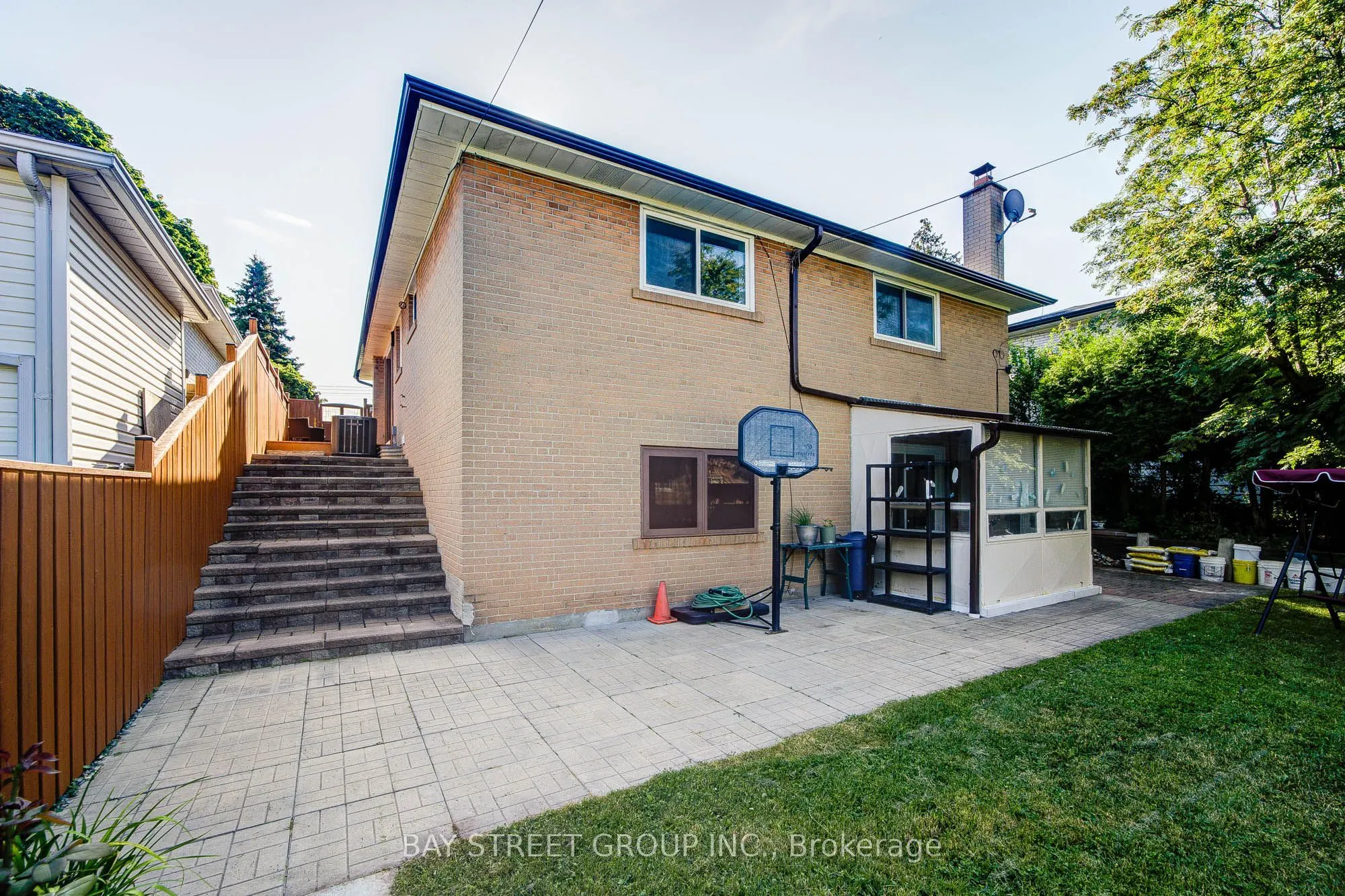 60 Warner Avenue