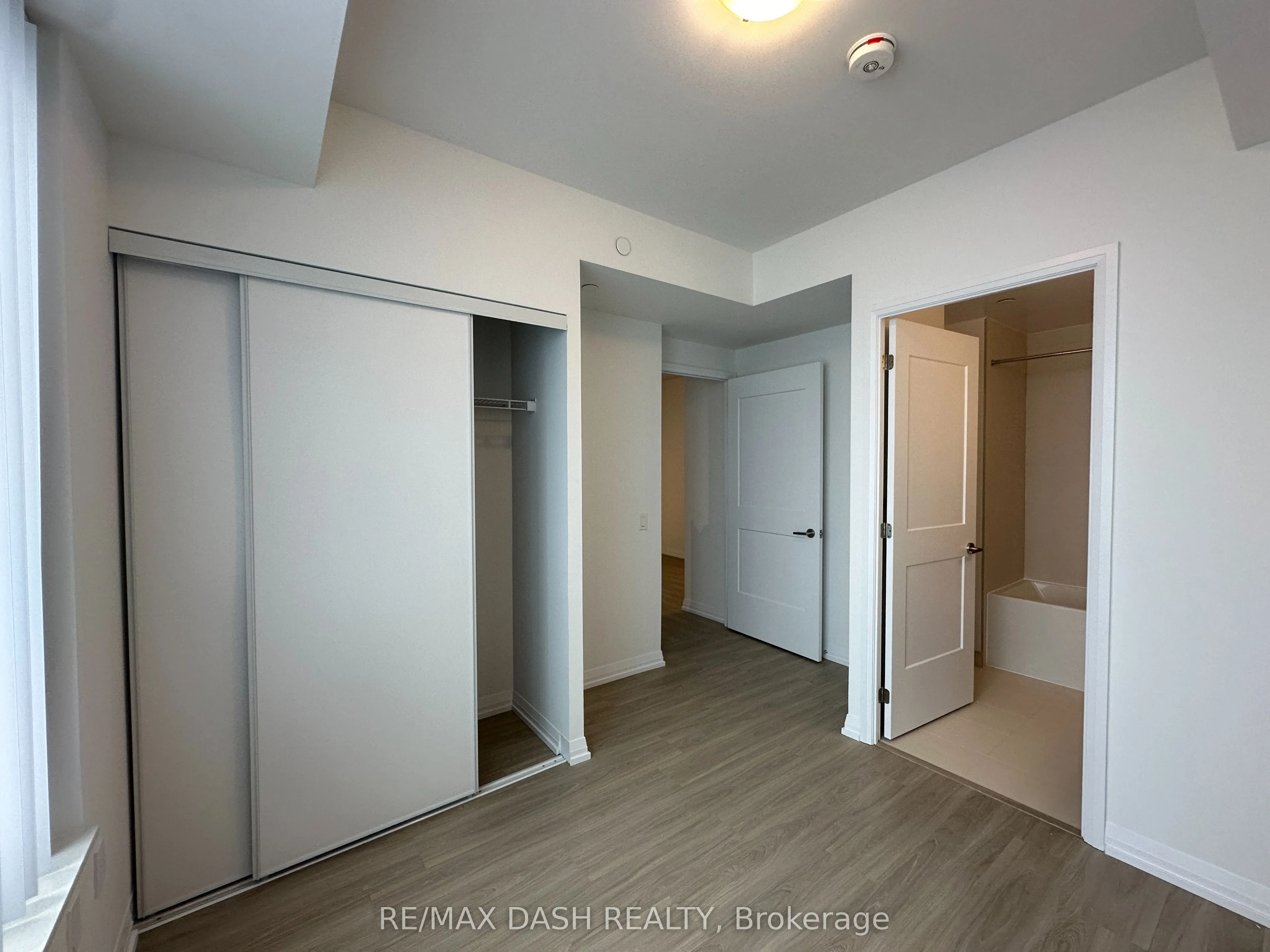 25 Holly Street #2009