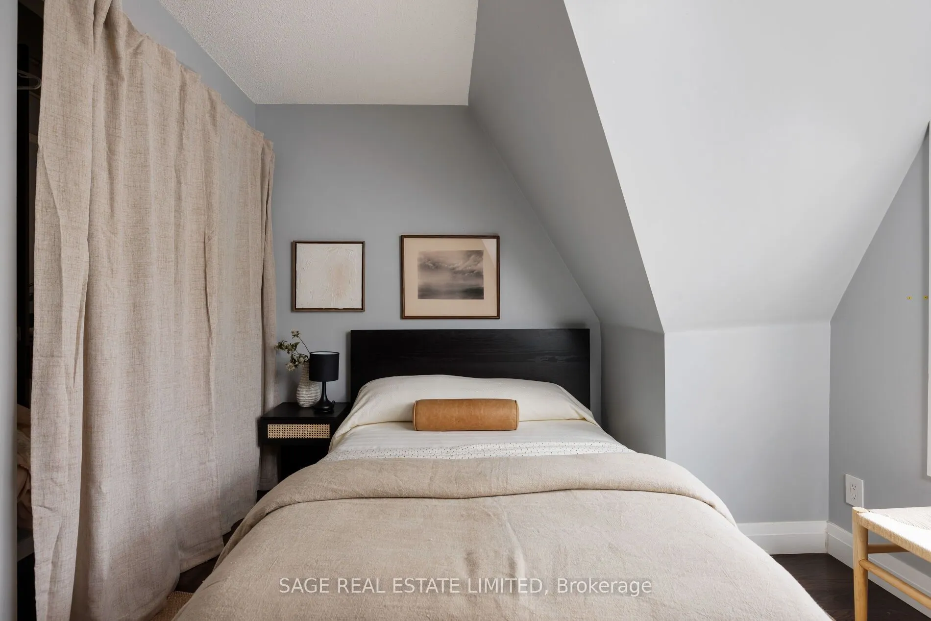 140 Bathurst Street #TH06