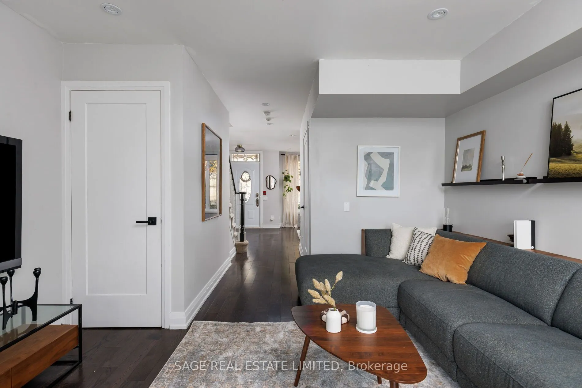 140 Bathurst Street #TH06