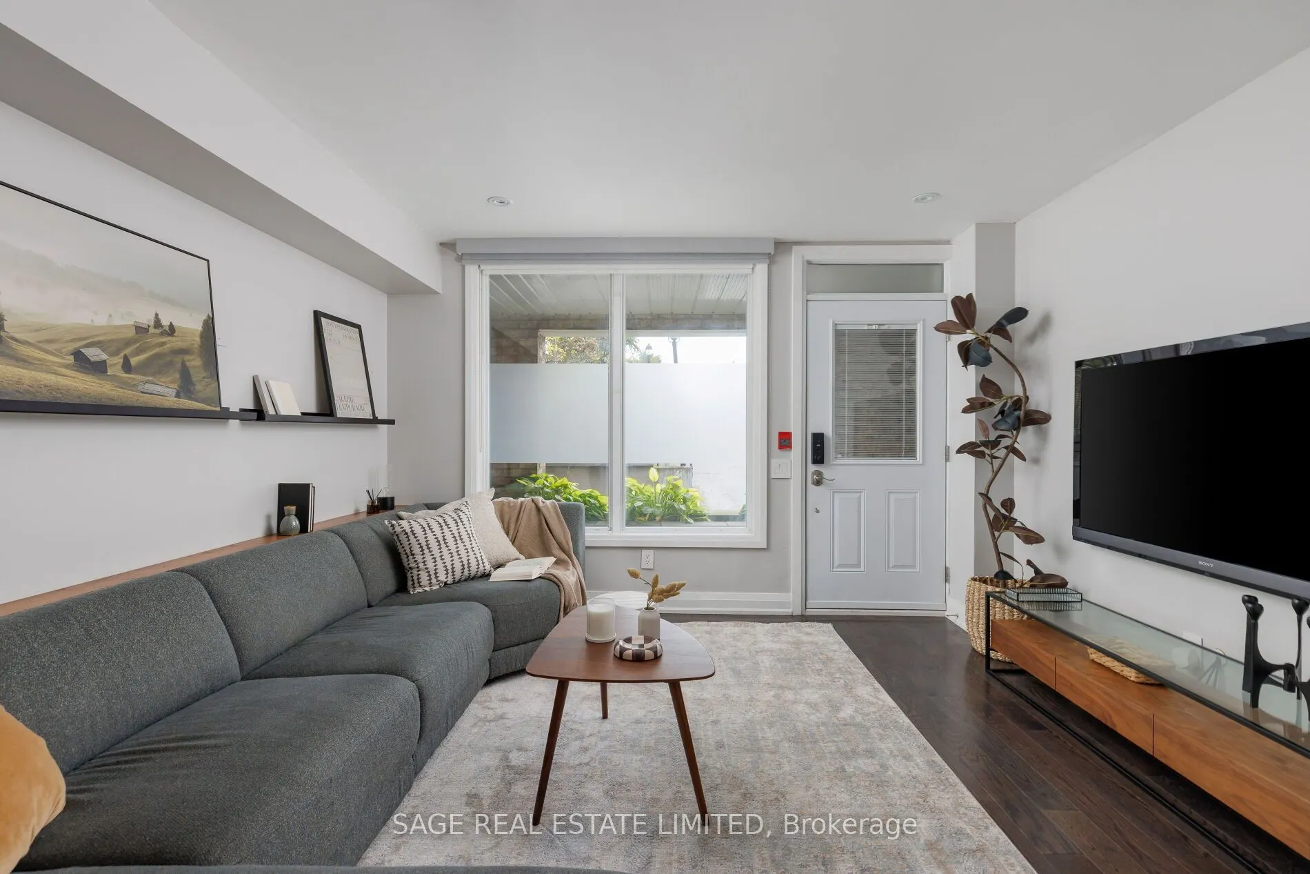 140 Bathurst Street #TH06