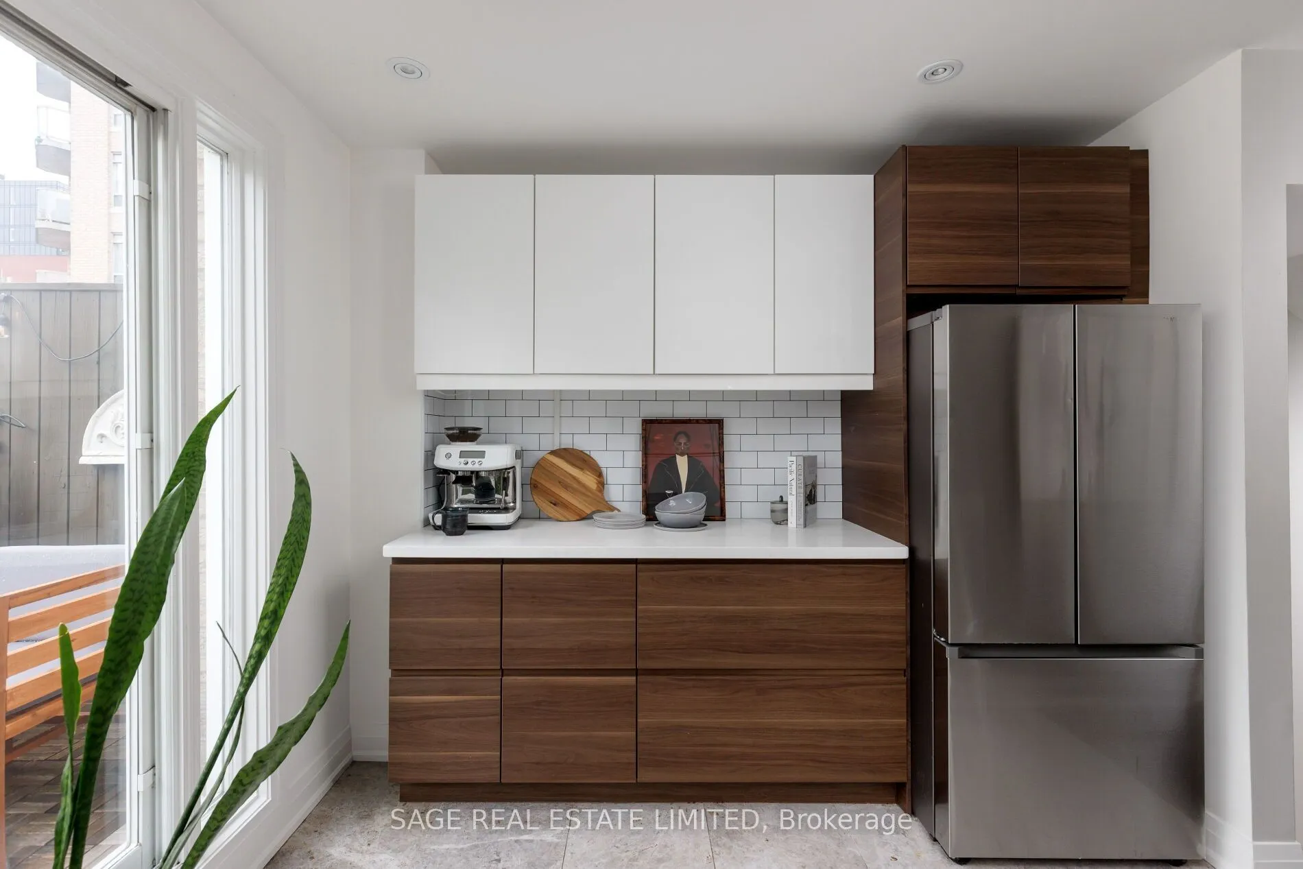 140 Bathurst Street #TH06