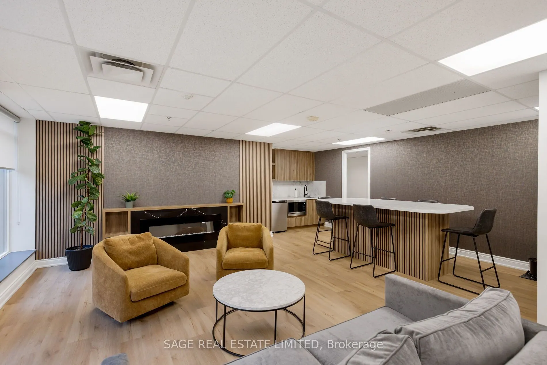 140 Bathurst Street #TH06