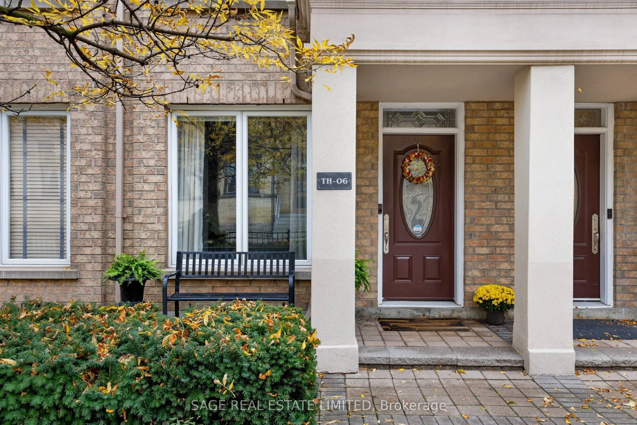 140 Bathurst Street #TH06