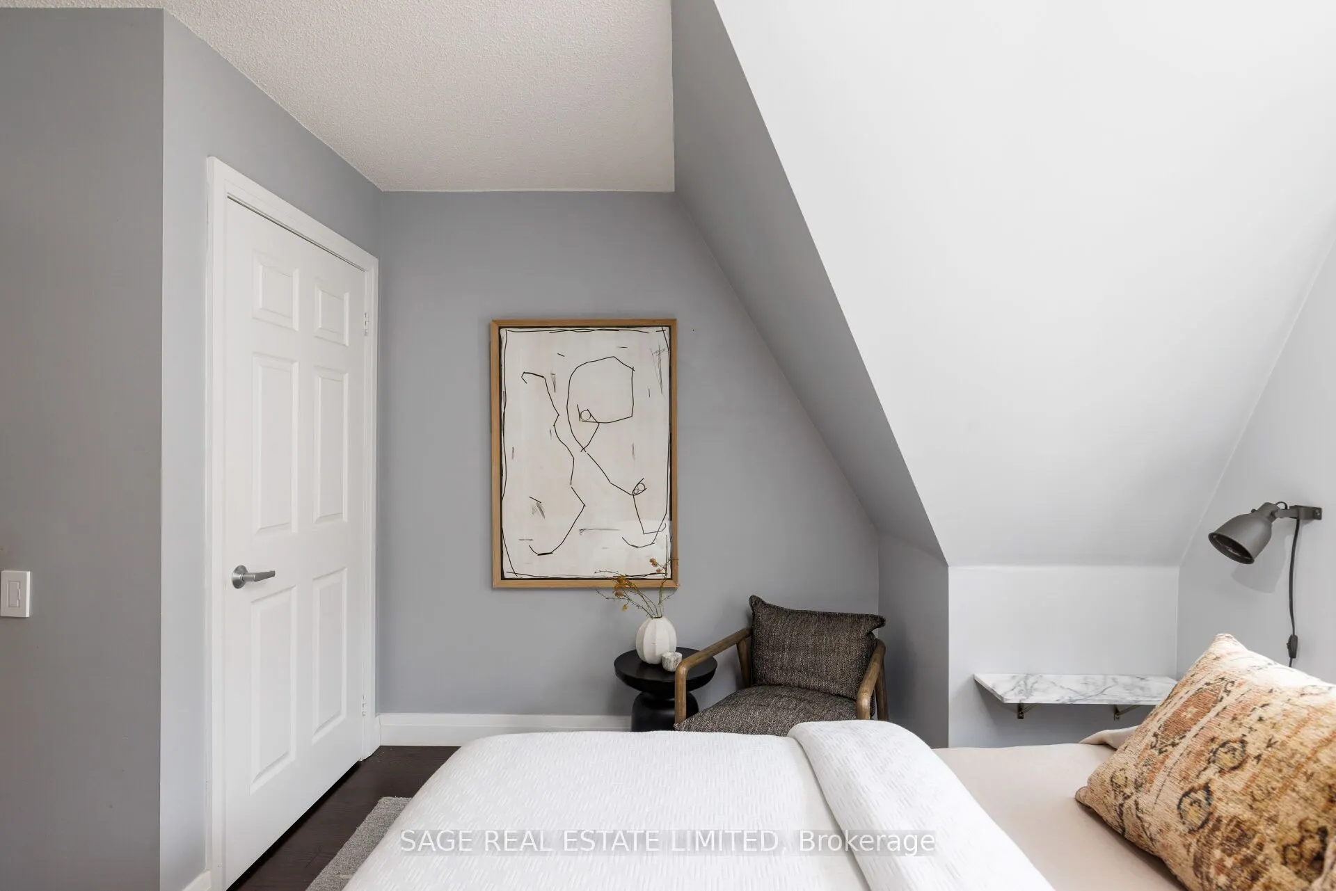 140 Bathurst Street #TH06