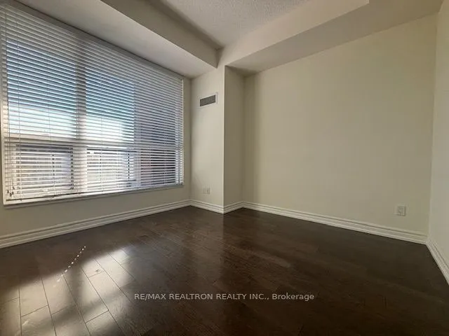 23 Glebe Road W #422