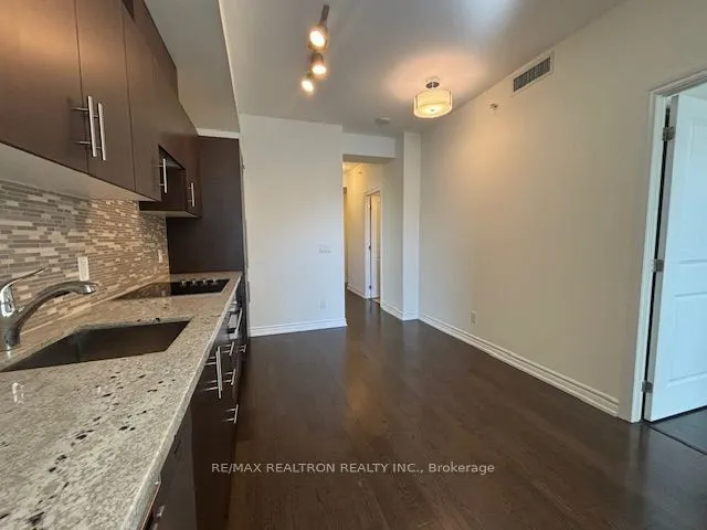 23 Glebe Road W #422