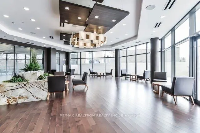23 Glebe Road W #422