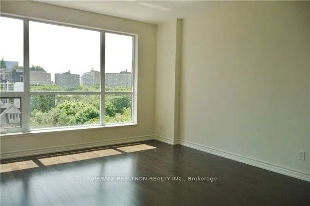 23 Glebe Road W #422