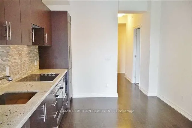 23 Glebe Road W #422