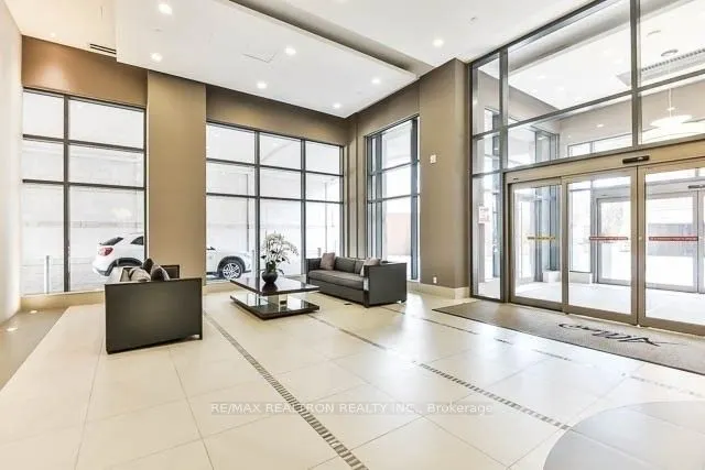 23 Glebe Road W #422