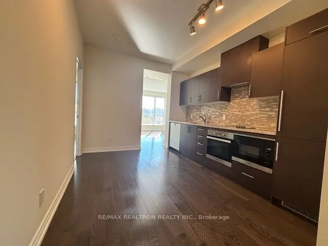 23 Glebe Road W #422