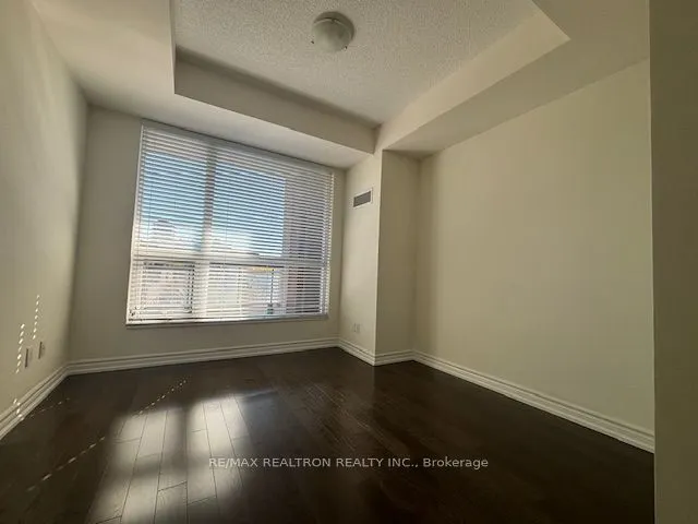23 Glebe Road W #422