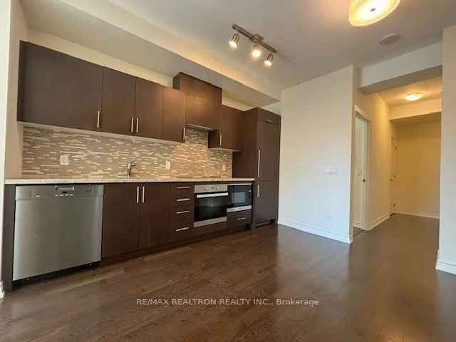 23 Glebe Road W #422