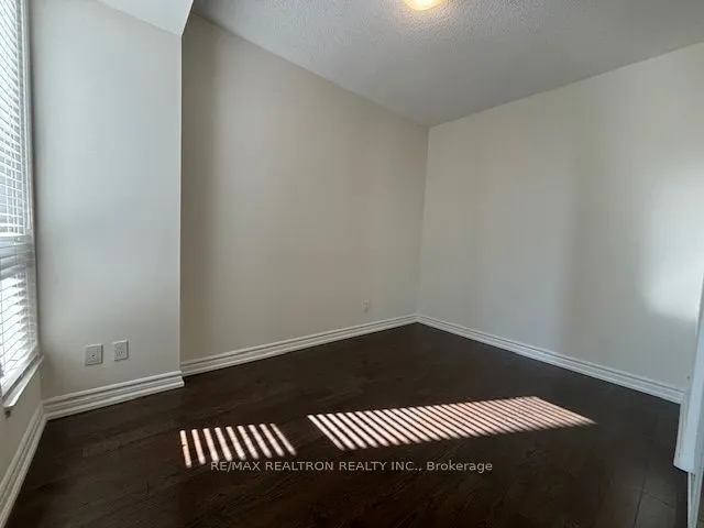 23 Glebe Road W #422