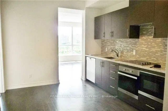 23 Glebe Road W #422