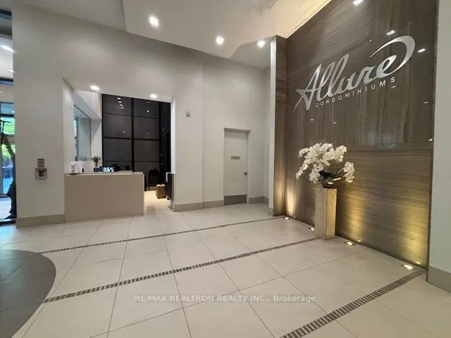 23 Glebe Road W #422