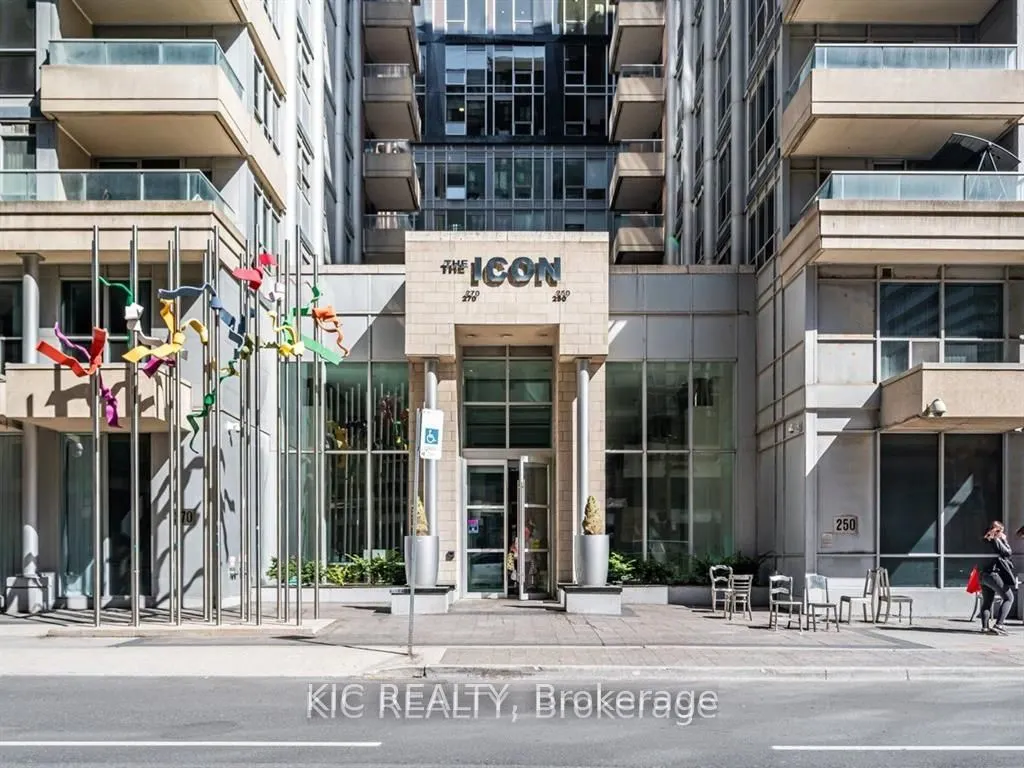 250 Wellington Street W #1727