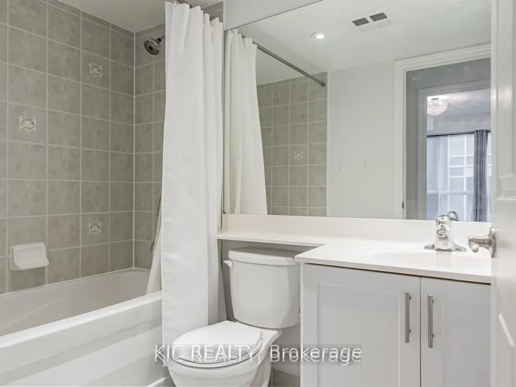 250 Wellington Street W #1727