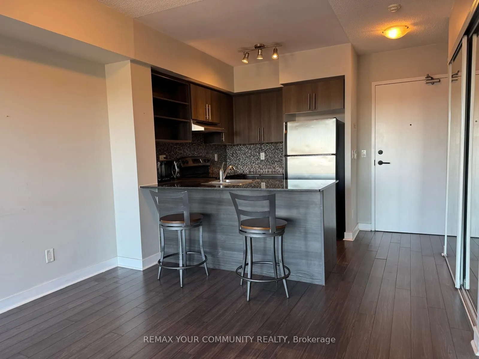 120 Dallimore Circle #827