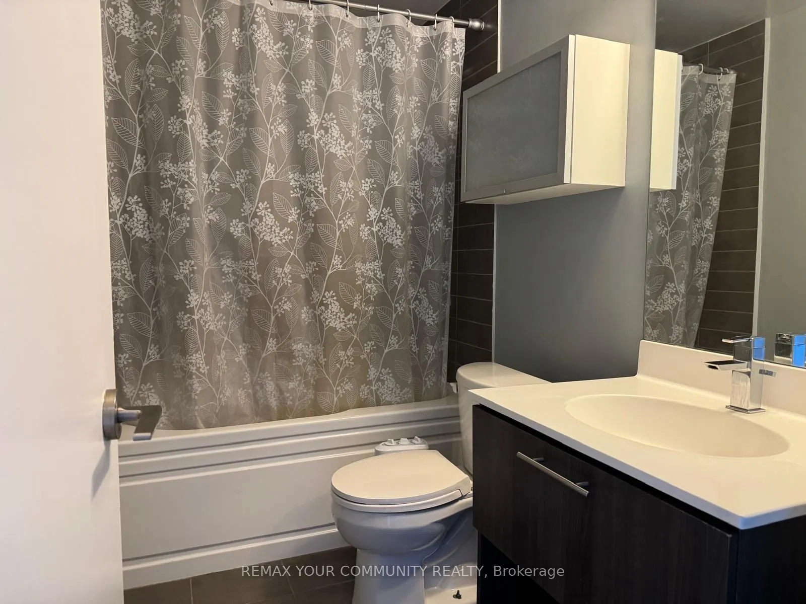 120 Dallimore Circle #827
