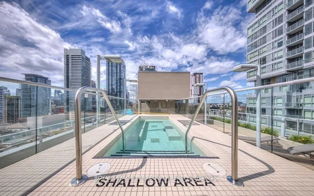 126 Simcoe Street #505