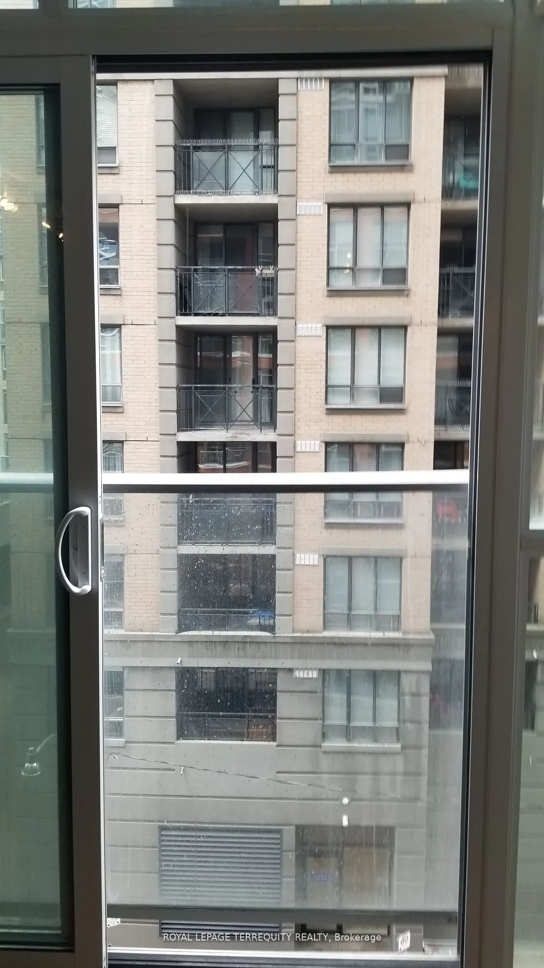126 Simcoe Street #505