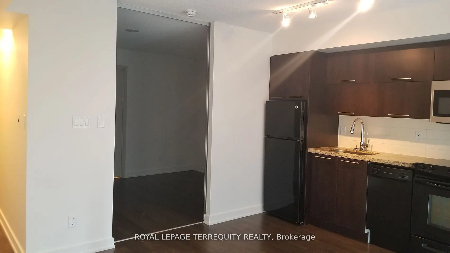 126 Simcoe Street #505