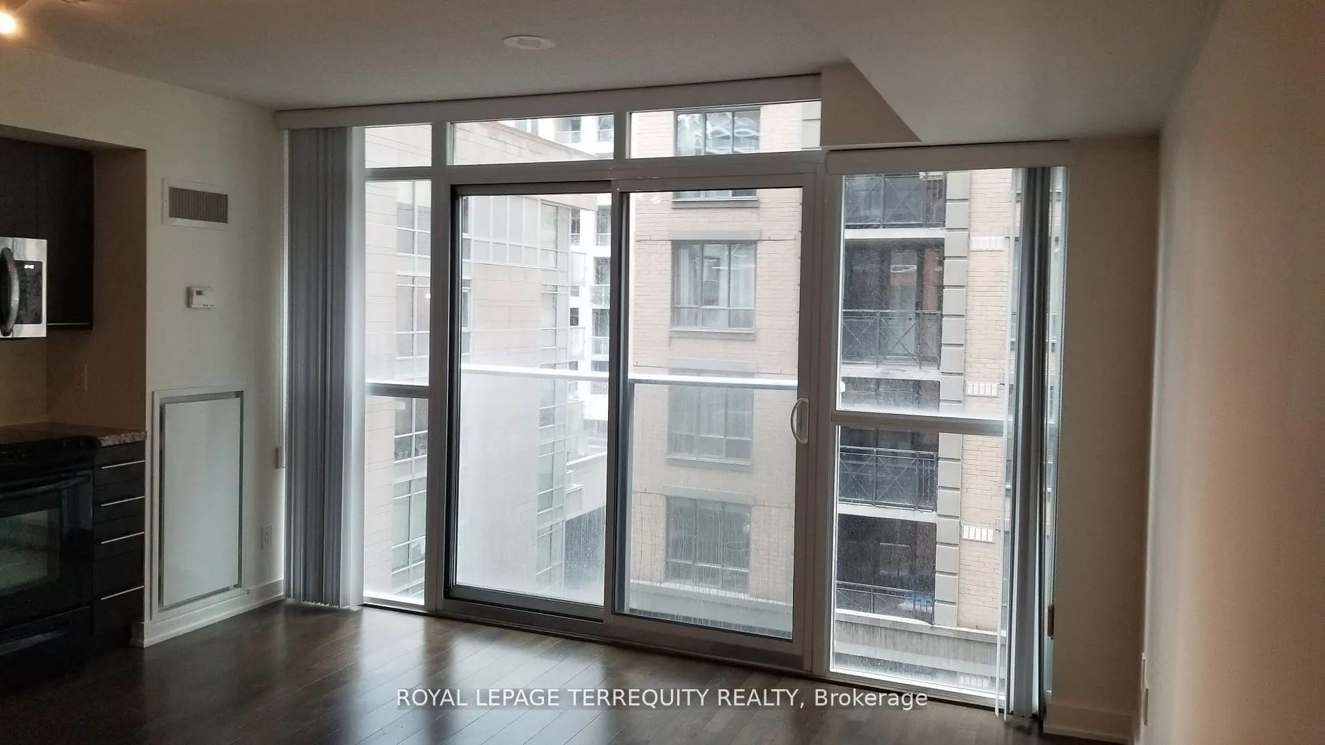 126 Simcoe Street #505