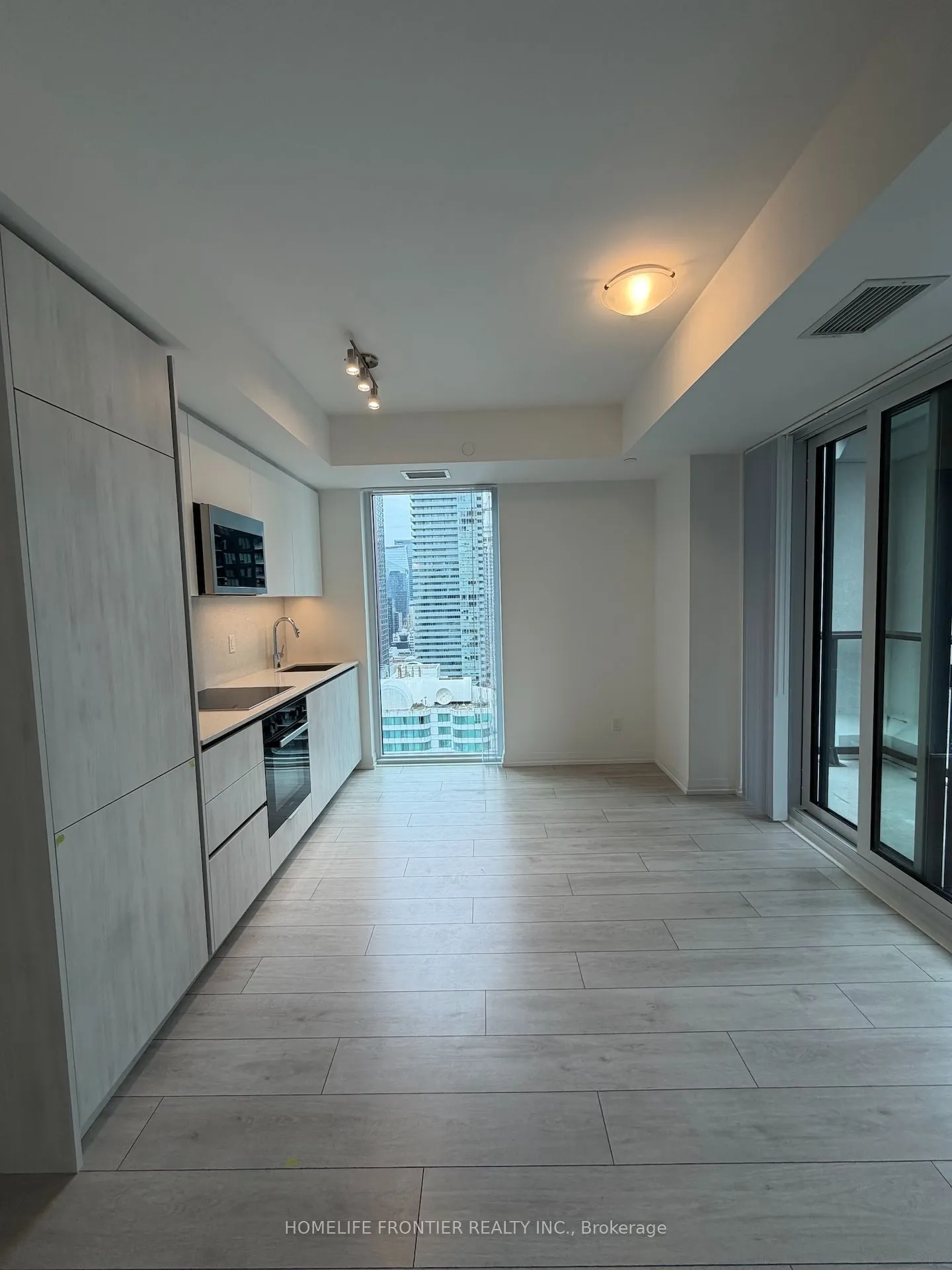 400 King Street W #3008