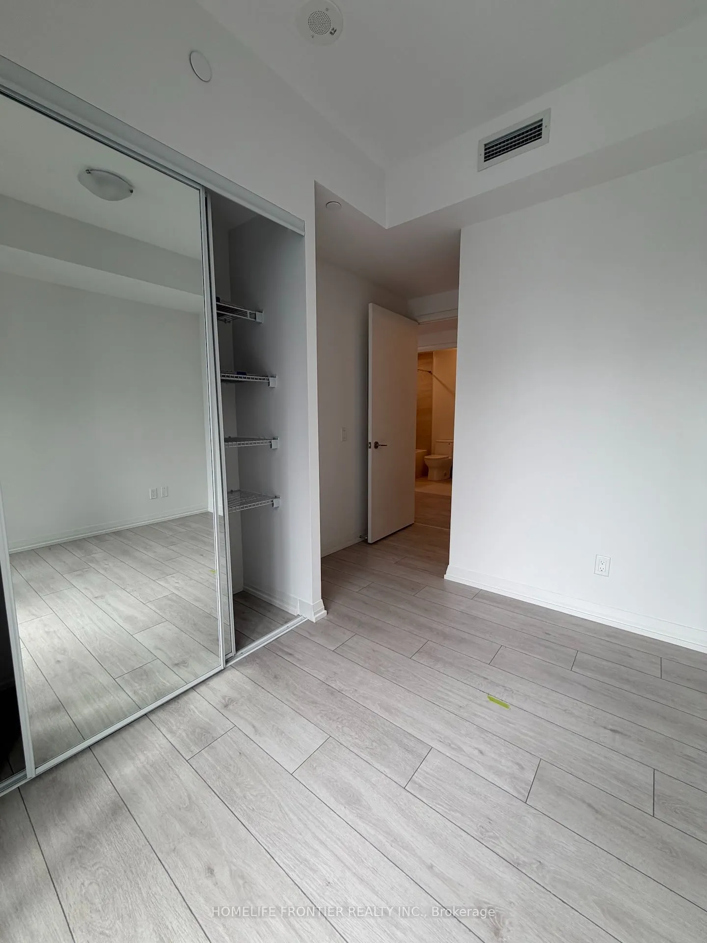 400 King Street W #3008