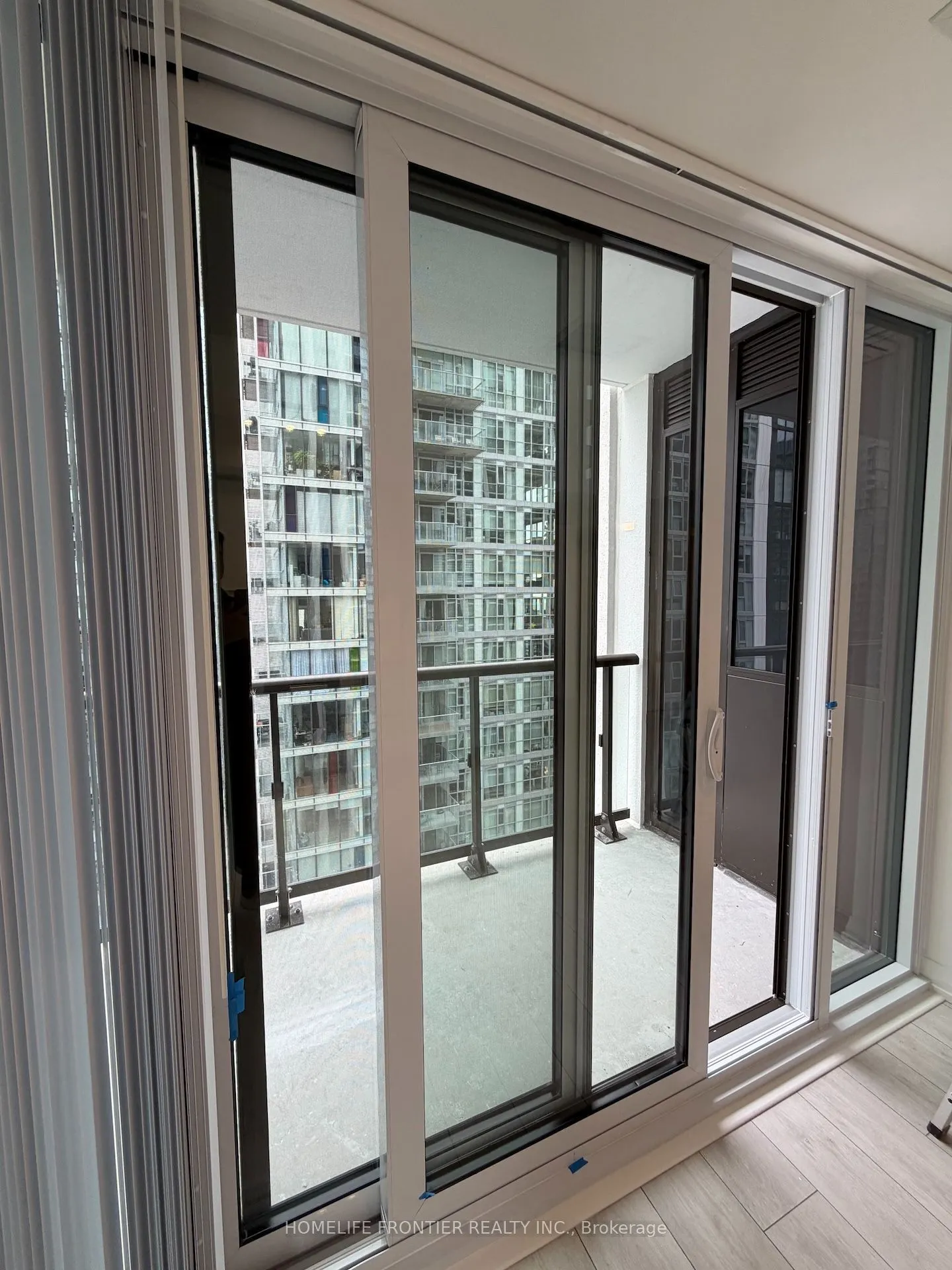 400 King Street W #3008