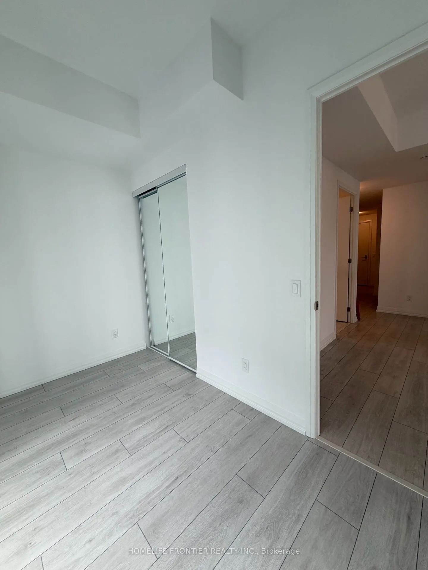 400 King Street W #3008