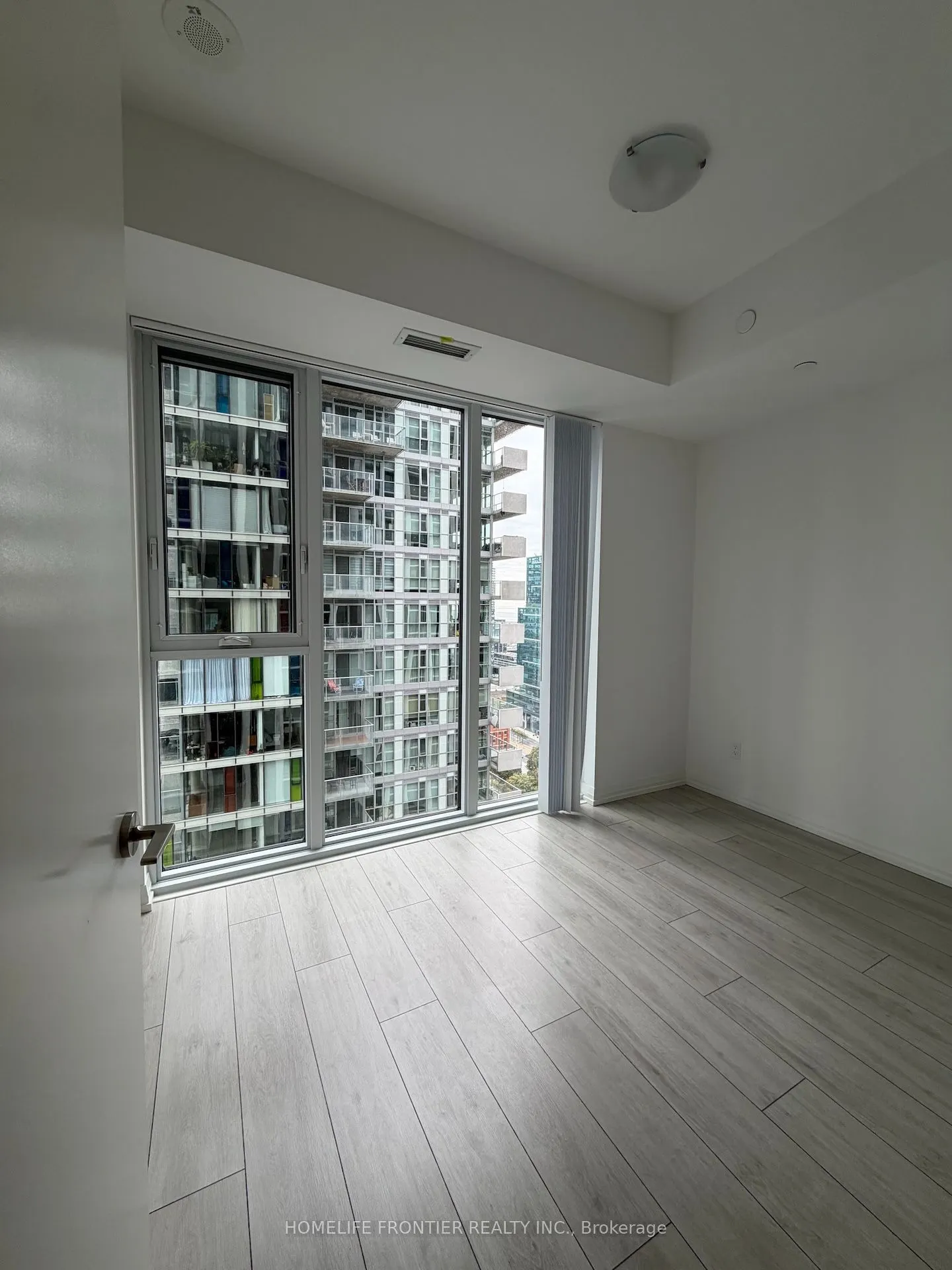 400 King Street W #3008