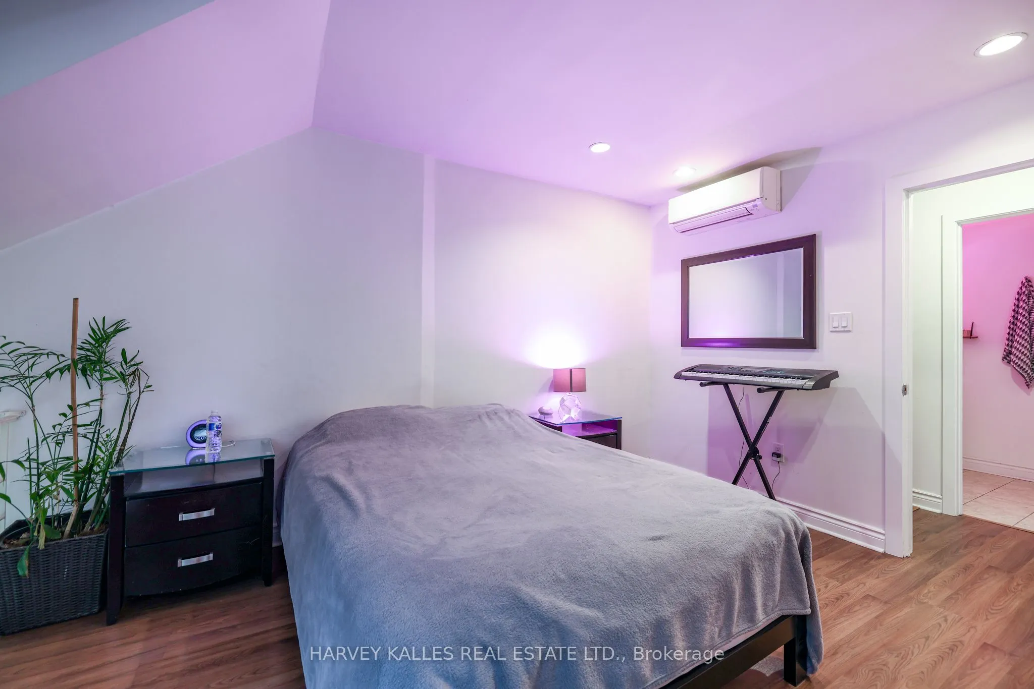 530 Richmond Street W